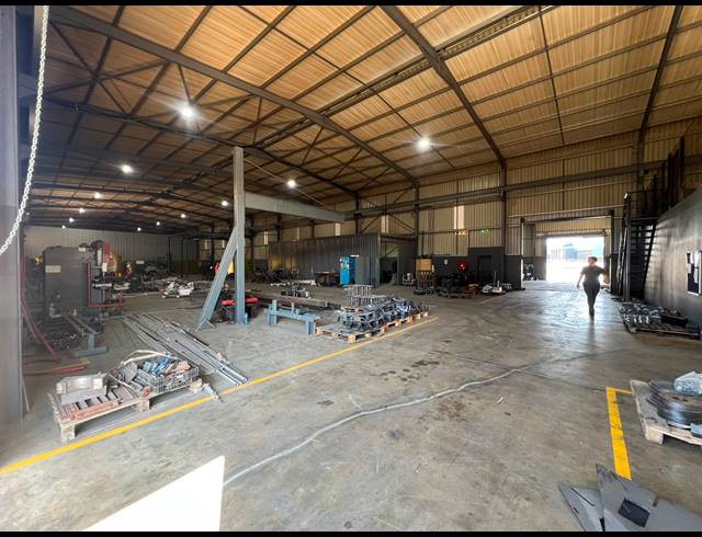 5,646M² WAREHOUSE TO LET IN KNOPJESLAAGTE